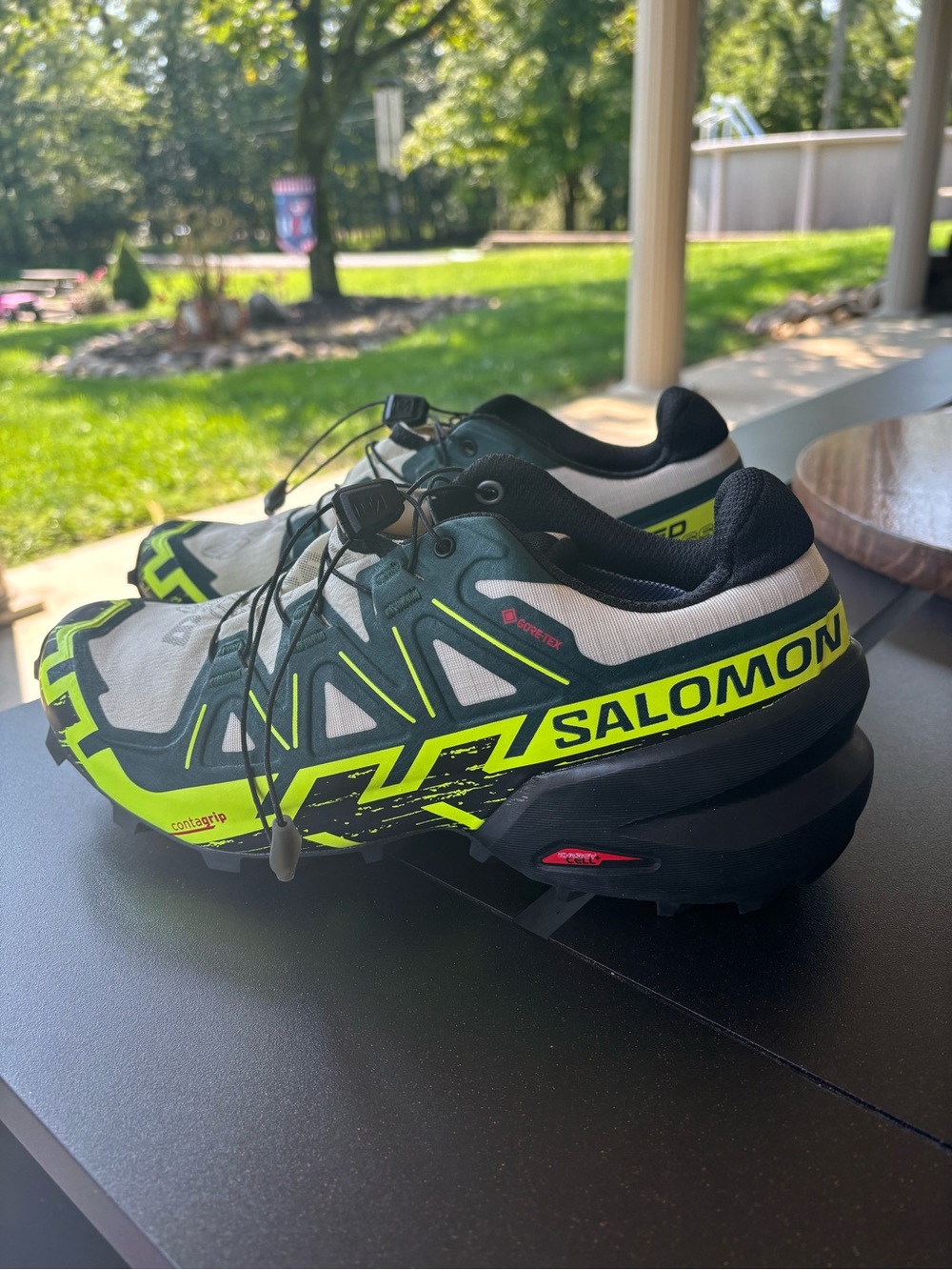 Salomon Men’s Trail Shoes - White & Neon Green size 8 New
